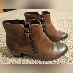 Ecco Women's Rich Brown Ankle Booties - Size 9 - 100% Leather